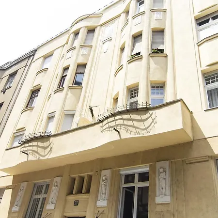 Real Lovag Apartment