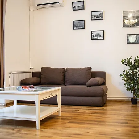 Apartment Real Lovag