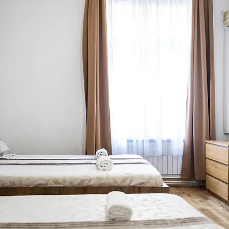 Real Lovag Apartment *