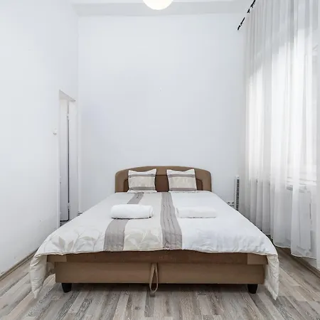 Real Lovag Apartment