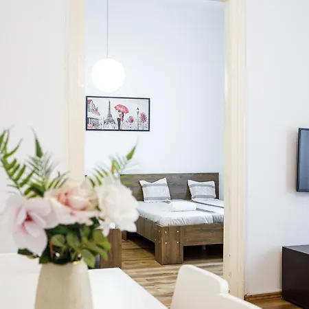 Apartment Real Lovag