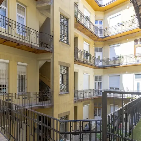 Apartment Real Lovag