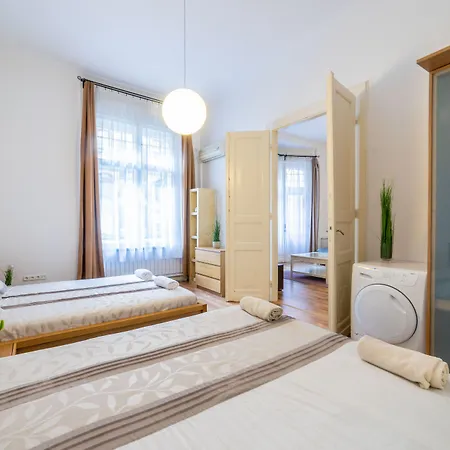 Real Lovag شقة بودابست