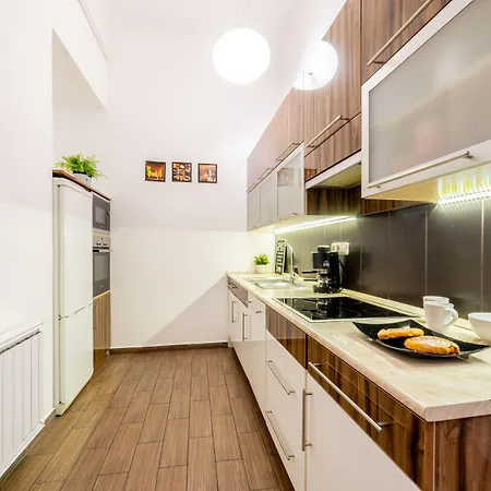 Real Lovag דירה בודפשט