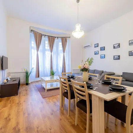 Real Lovag شقة بودابست