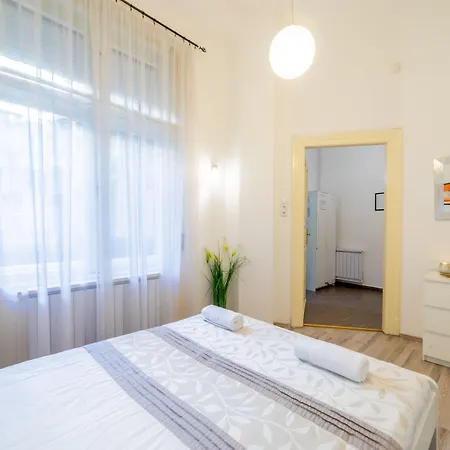 Real Lovag Appartement Boedapest