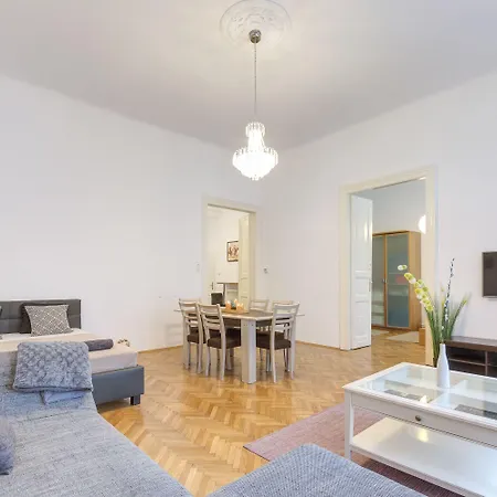 Real Lovag Appartement Boedapest