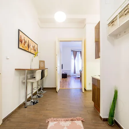 Real Lovag Appartement